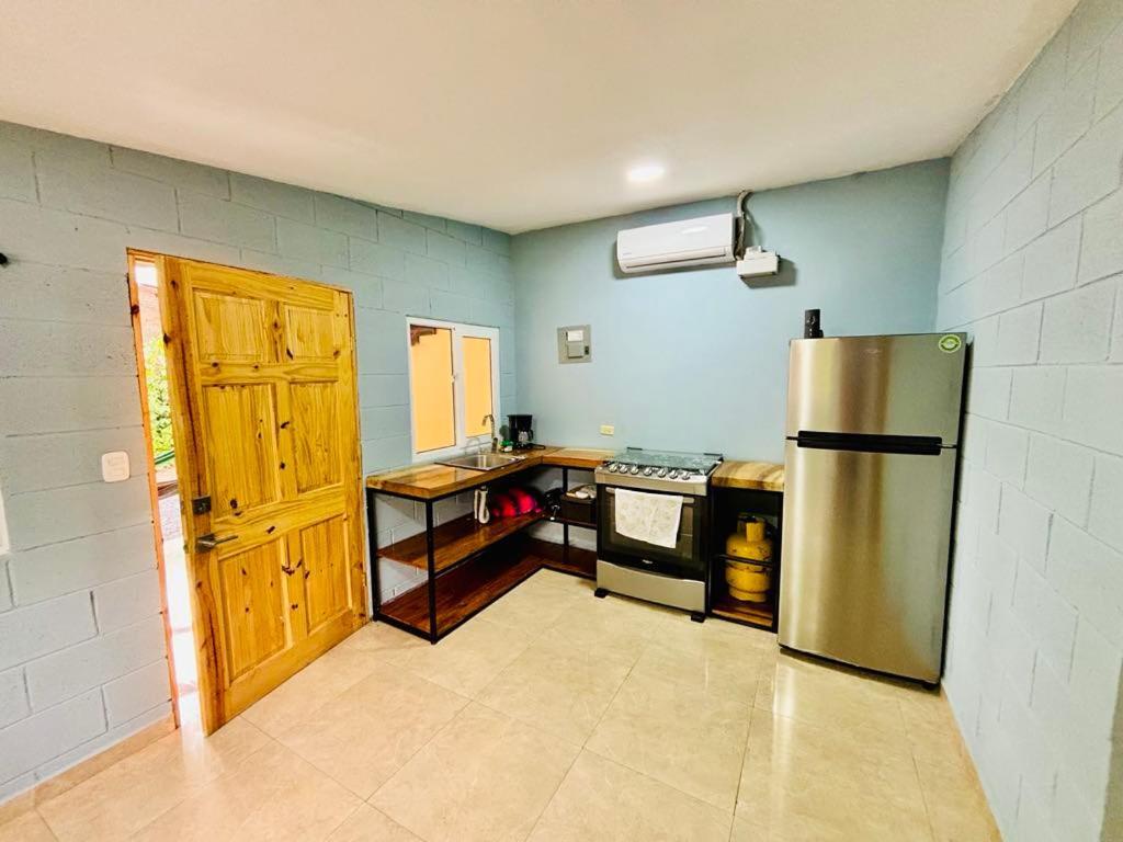 Hostal Camila'S Tamanique Екстериор снимка